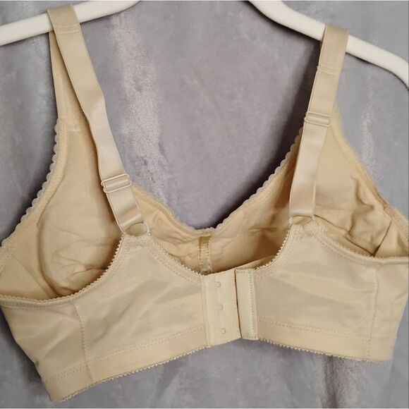 Mastectomy Bra One Of Many - Picture 2 of 3